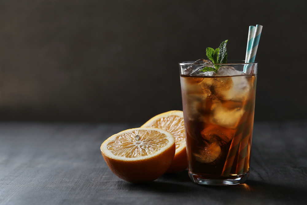 zelfgemaakte iced tea met honing
